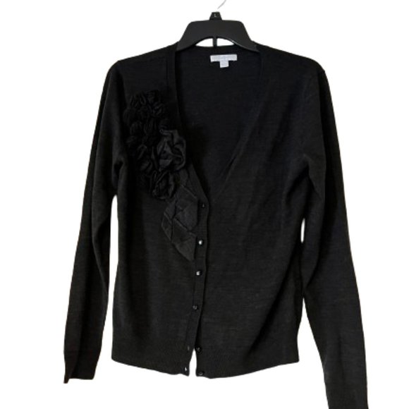 New York & Co Dark Gray V-Neck Cardigan w/Flower Detail - Large - Picture 1 of 5